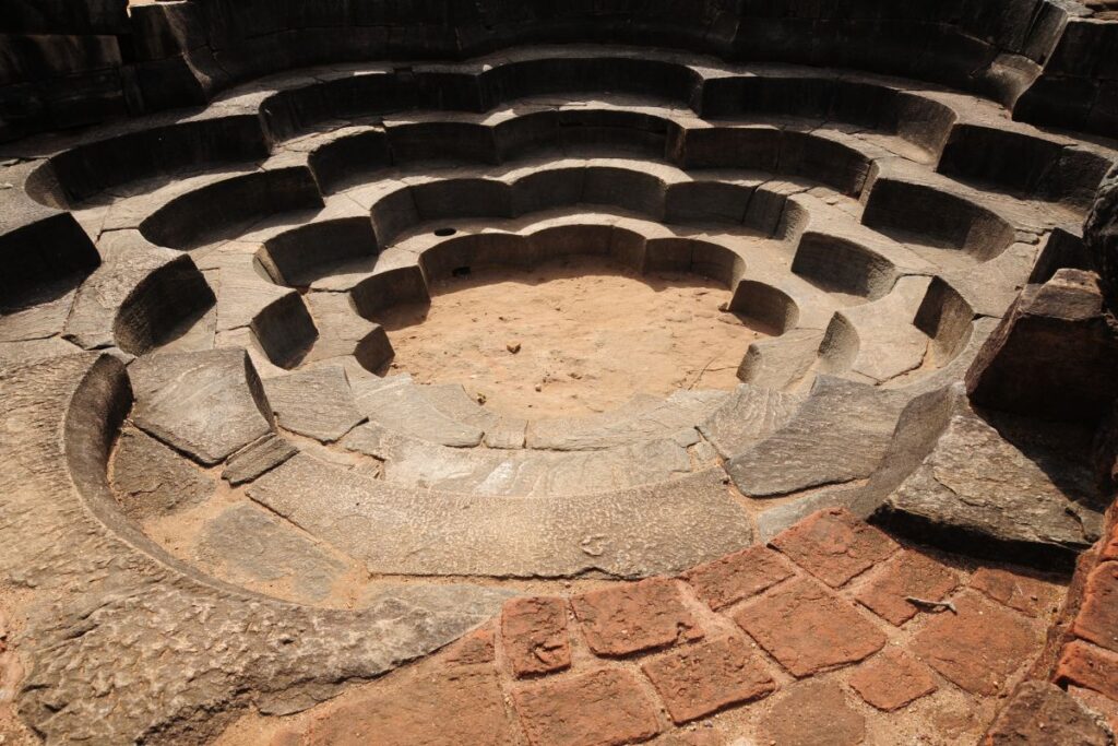 Reflecting pools, Polonnaruwa